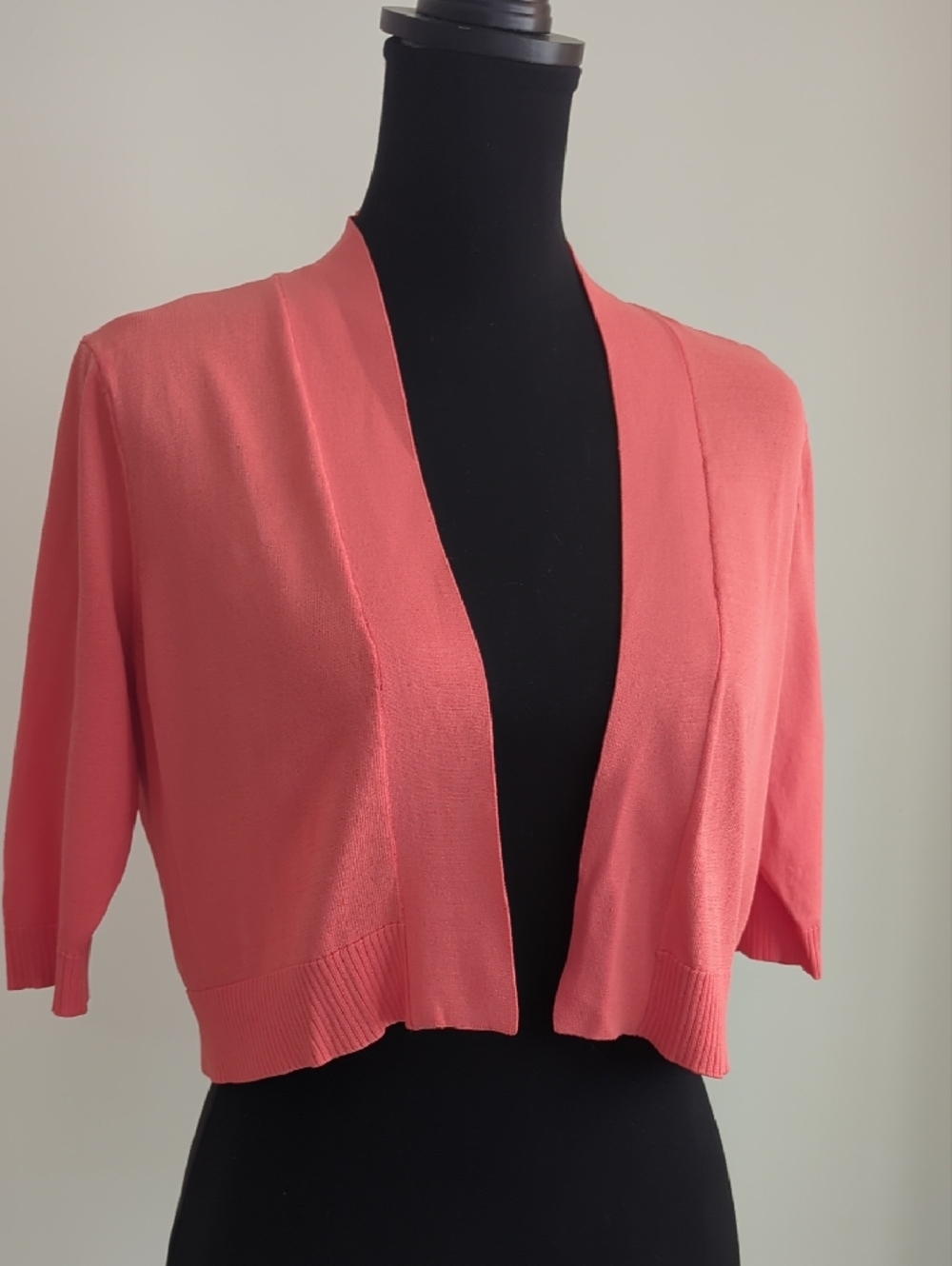 Studio I Coral Cropped Open-Front Women’s Sweater